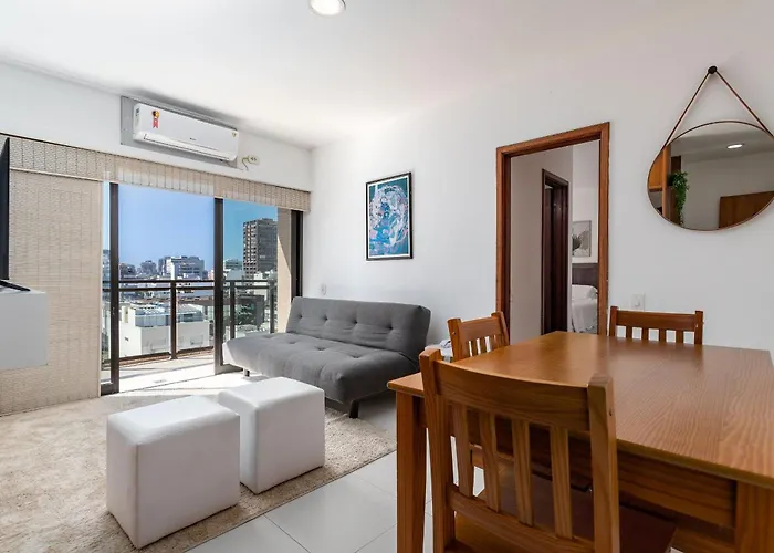 (902-A) Apartamento com Suíte no Coração Leblon Rio de Janeiro