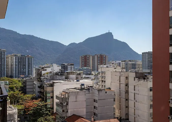 (902-A) Apartamento com Suíte no Coração Leblon Rio de Janeiro